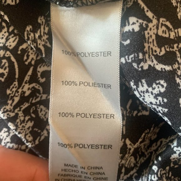 NWT AVENUE BUTTON FRONT SCROLL‎ PRINT ROLL-TAB SLEEVE TUNIC BLACK/WHITE 18/20 - Picture 7 of 7